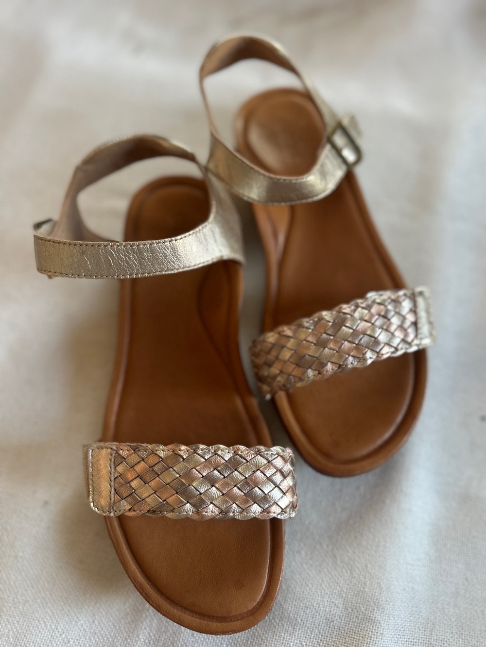 AETREX Lucy Woven Metallic Quarter Strap Orthotic Sandals | NWOB  9-9.5